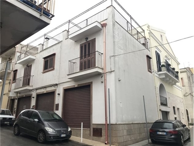 Appartamento in Via Martiri Di Belfiore, 53, Santeramo in Colle (BA)