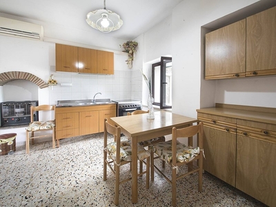 Casa Indipendente in Vendita a Viterbo, zona Periferia, 73'000€, 80 m²