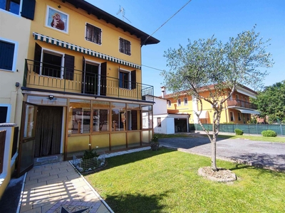 Villa bifamiliare in vendita a Fossalta Di Portogruaro Venezia