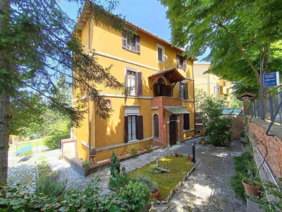 Villa in vendita a Collevecchio Rieti