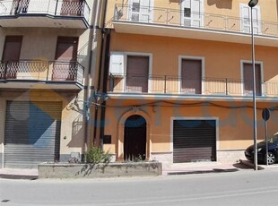 Appartamento da ristrutturare, in vendita in Via Della Pace 6, Pietraperzia
