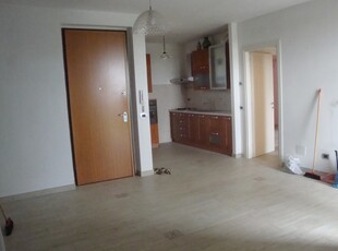 APPARTAMENTO di 3 vani e di 65 mq (RAPOLANO TERME) rif. C458