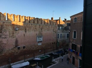 Appartamento in Vendita a Venezia Castello