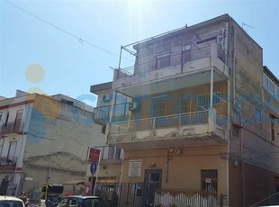 Appartamento Trilocale da ristrutturare, in vendita in Via Partanna Mondello 55, Palermo