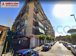 Appartamento Trilocale da ristrutturare, in vendita in Viale Michelangelo, Casavatore