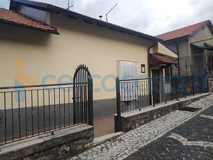 Appartamento Trilocale in vendita in Via Avella 1, Civita D'antino