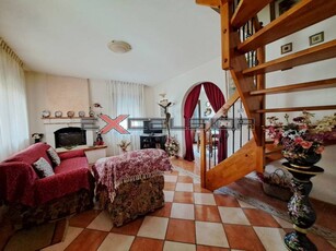 Casa Bi - Trifamiliare in Vendita a Cavarzere Boscochiaro