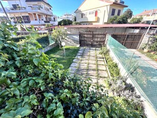 Casa Bi - Trifamiliare in Vendita a Pomezia Campo Ascolano - Villaggio Tognazzi