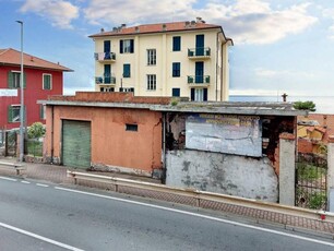 Palazzo - Stabile in Vendita a Imperia