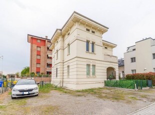 Palazzo - Stabile in Vendita a Parma Campus