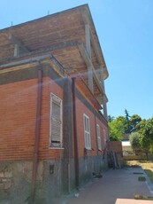 Palazzo - Stabile in Vendita a Roma Cesano