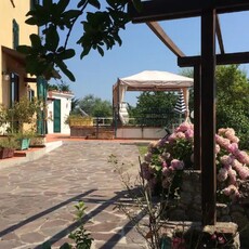 Rustico con giardino in via gattarella, Camaiore