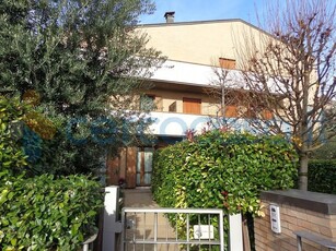 Villa a schiera in ottime condizioni in vendita a Faenza