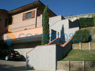 Villa a schiera in ottime condizioni, in vendita in Pianoro, Zona Residenziale, Pianoro