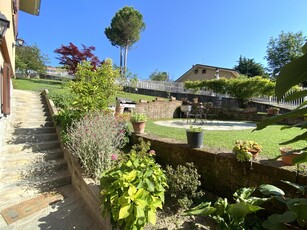 Villa bifamiliare in vendita a Rodello