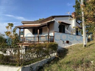 Villa in ottime condizioni in vendita a Campora