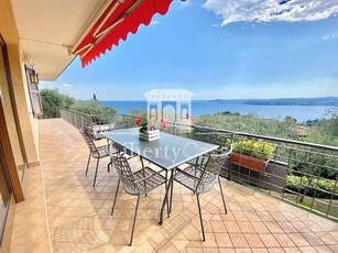 Villa in Vendita a Gardone Riviera