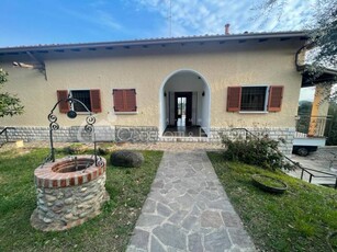 Villa in Vendita a Padenghe sul Garda