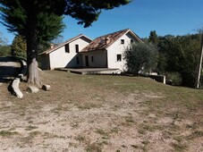 Casa singola abitabile in zona Valle Fiorana a Ascoli Piceno