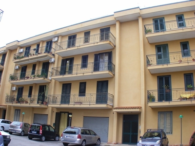 Appartamento in Via Isonzo n.8, Campofelice di Roccella, 90 m²