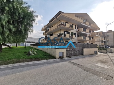 Attico in Viale Kennedy, Vitulazio, 7 locali, 2 bagni, garage, 130 m²