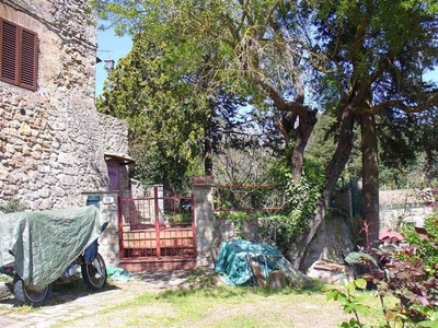 Bilocale in Santa Colomba, Monteriggioni, giardino privato, 52 m²
