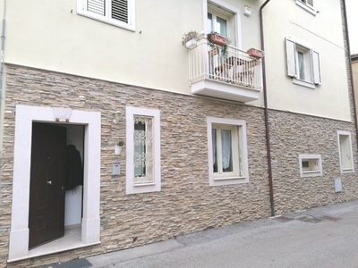 Casa indipendente a Serino, 5 locali, 2 bagni, garage, 148 m²
