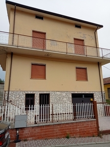 Casa indipendente in Via termite, San Martino Sannita, 6 locali