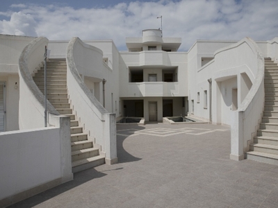 Villa a Bisceglie, 6 locali, 3 bagni, giardino privato, garage, 300 m²