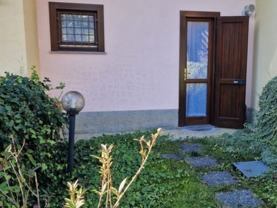 Villa in Gerosa, Val Brembilla, 5 locali, giardino privato, arredato
