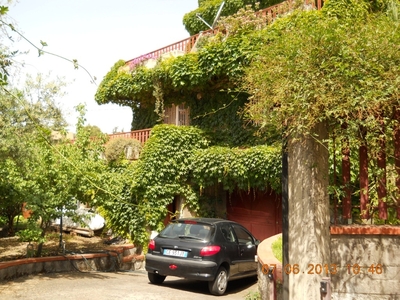 Villa in Via De Amicis, Pedara, 8 locali, 4 bagni, giardino privato
