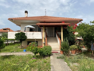 Villa in Via Sessa Fasani, Sessa Aurunca, 6 locali, 2 bagni, garage