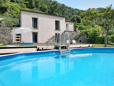 Villa 'Nespolo' con vista sulle montagne, piscina privata e Wi-Fi