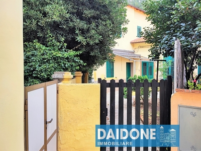 Casa indipendente con giardino a Livorno