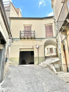 Casa singola in Via Teatro a Bisacquino