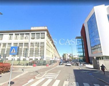 Quadrilocale in Via Tortona in zona P.ta Genova, Romolo, Solari a Milano