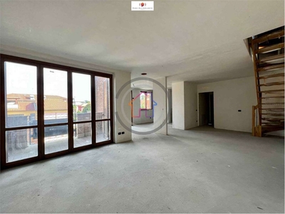 Appartamento a Bovisio-Masciago, 5 locali, 3 bagni, garage, 299 m²