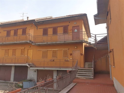 Appartamento a Castel del Piano, 5 locali, 1 bagno, arredato, 75 m²