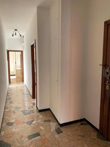 Appartamento a Chiavari, 5 locali, 1 bagno, 105 m², 3° piano