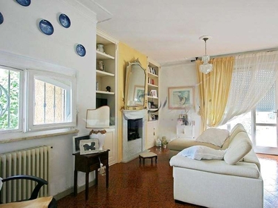 Appartamento a Collesalvetti, 5 locali, 2 bagni, 150 m², 1° piano