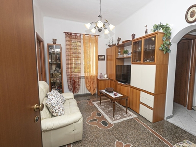 Appartamento a Genova, 5 locali, 75 m², 2° piano, classe energetica G