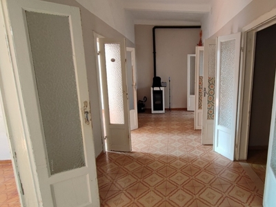 Appartamento a Livorno, 5 locali, 1 bagno, 116 m², 3° piano in vendita