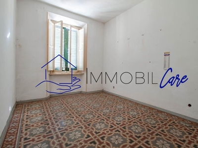 Appartamento a Livorno, 5 locali, 1 bagno, 120 m², classe energetica G