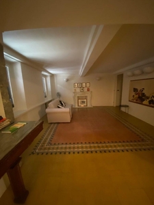 Appartamento a Lucca, 6 locali, 3 bagni, 130 m² in vendita