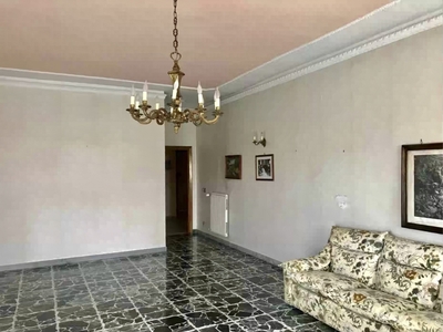 Appartamento a Pitigliano, 6 locali, 2 bagni, 135 m², 3° piano
