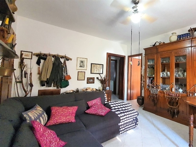 Appartamento a Scarlino, 5 locali, 1 bagno, 79 m², 2° piano in vendita