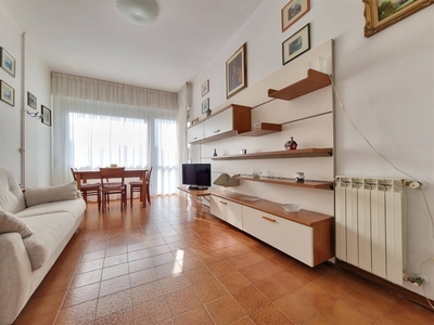 Appartamento a Viareggio, 6 locali, 1 bagno, 60 m², 2° piano