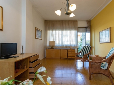 Appartamento a Viareggio, 6 locali, 2 bagni, giardino privato, 80 m²