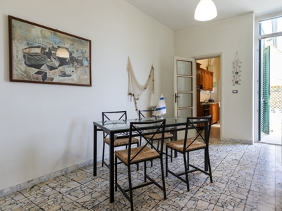 Appartamento a Viareggio, 7 locali, 1 bagno, arredato, 90 m², terrazzo