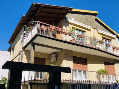 Appartamento bifamiliare in Via dei Barberi, Grosseto, 8 locali